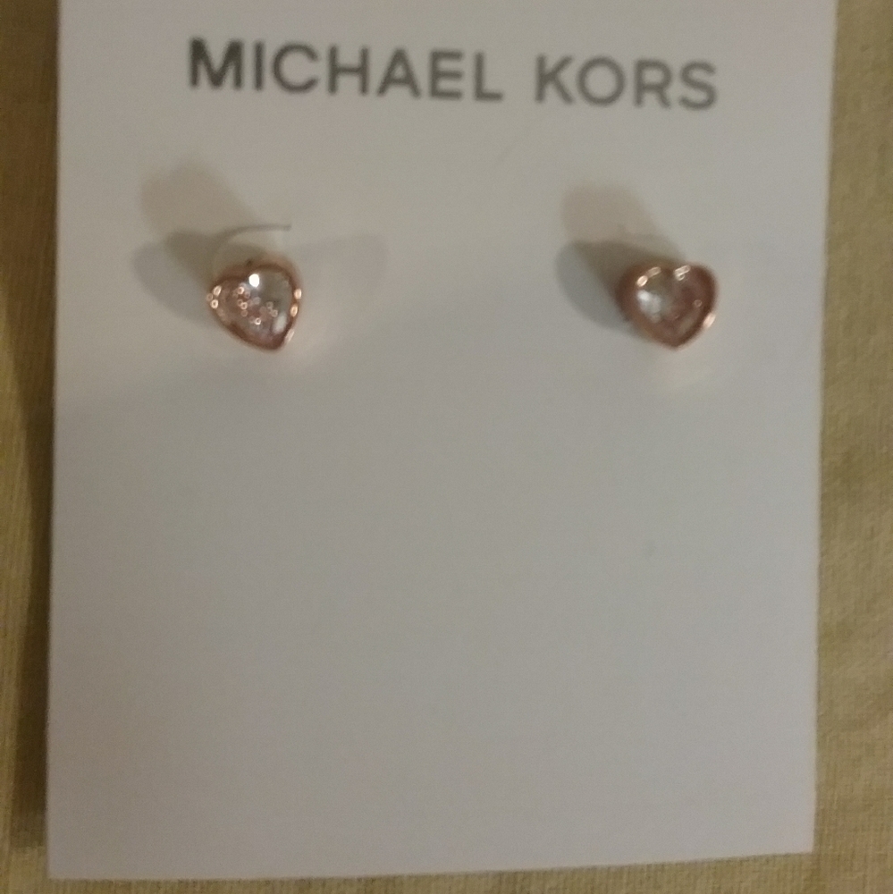 BRAND NEW MICHAEL KORS CRYSTAL HEART STONES EARRINGS